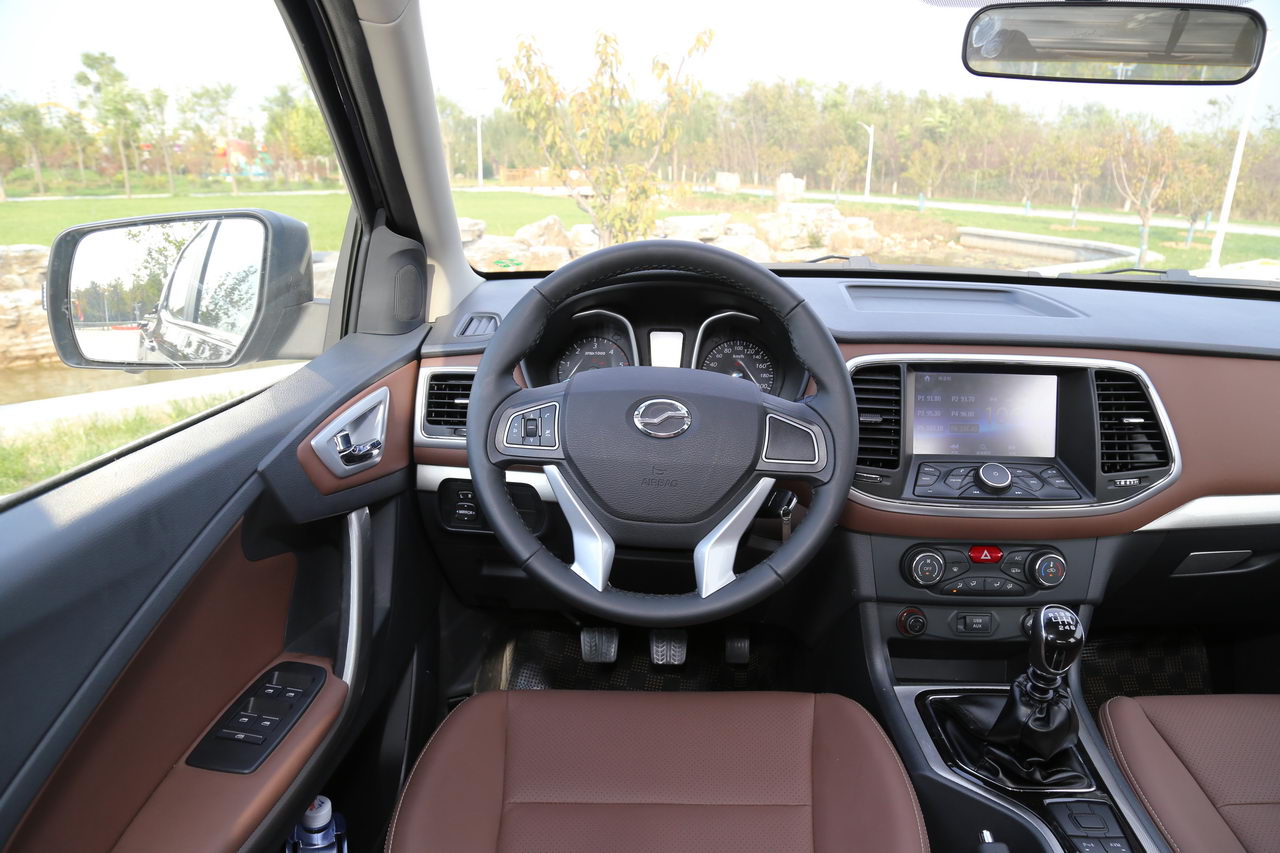 2016款领主 2.5T手动两驱超豪华型