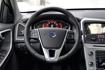 2017款沃尔沃XC60 2.0T自动T5 AWD智远升级版