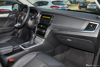 2016款荣威RX5 20T手动两驱旗舰版