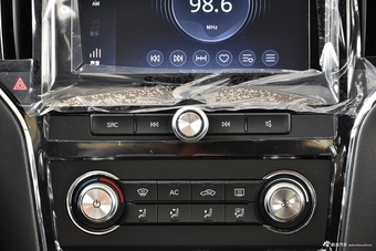 2017款荣威i6 1.5T手动豪华版20T