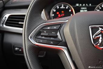 2017款宝骏730 1.5T自动旗舰型7座