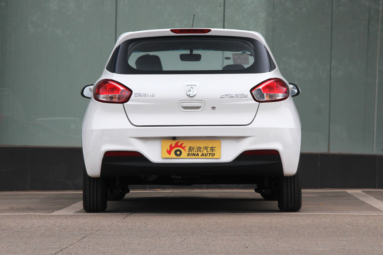 2016款宝骏310 1.2L手动舒适型