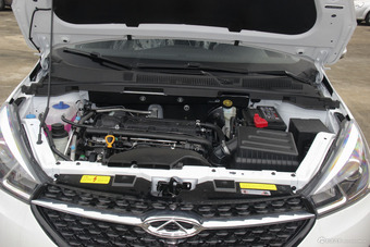 2016款艾瑞泽5 1.5L手动领潮版 俊逸白