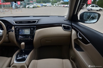 2014款奇骏2.5L自动XV NAVI四驱至尊版