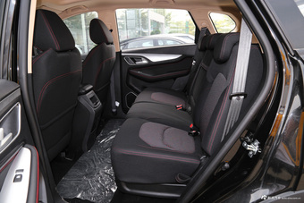 2017款宝骏560 1.5T 手动舒适型7座 