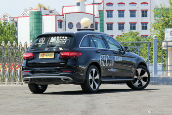 2018款奔驰GLC改款2.0T自动300 4MATIC动感型