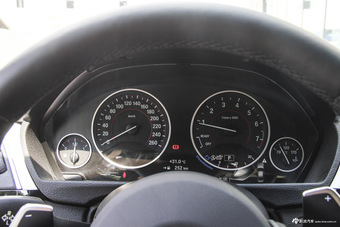 2016款宝马3系 2.0T自动328i M运动型