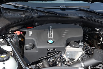 2017款宝马5系2.0T自动528Li 领先型