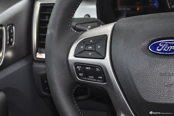 2016款撼路者2.2T手动四驱豪华版柴油