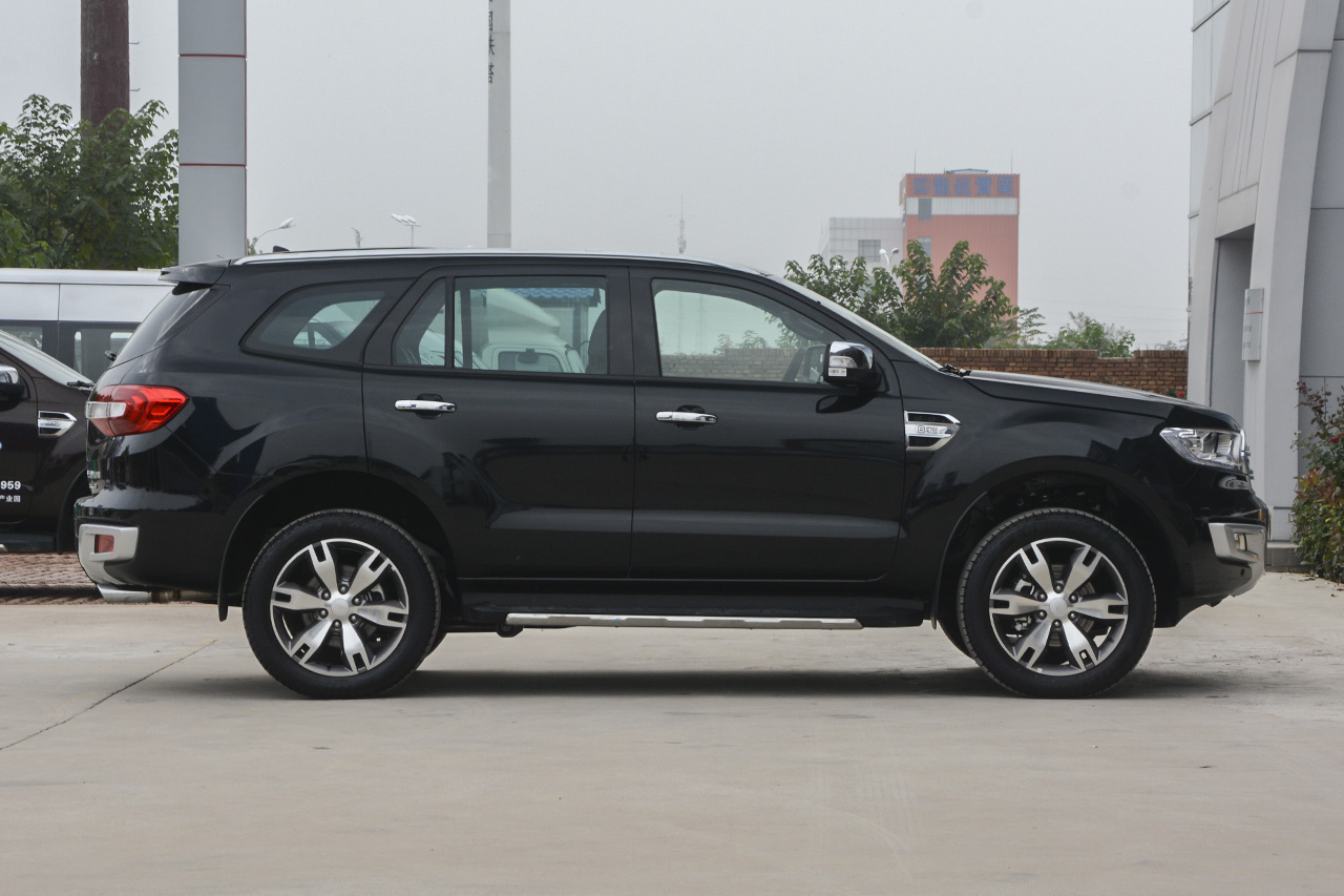 2017款撼路者2.0T自动四驱旗舰版汽油7座