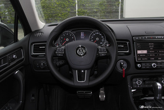 2017款途锐3.0T自动行政版 