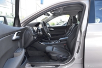 2018款宝马1系118i自动设计套装型