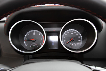 2017款黄海N3 2.5T手动四驱运动版XD25T5 