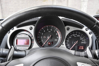 [实拍]极具侵略性 十足的战神之子 日产370Z