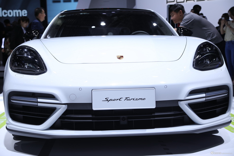 家用舒适，商务有面，最大折扣9.9折，保时捷Panamera混动真的不考虑开回家？