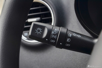 2017款长安CS15 1.5L自动豪华天窗版