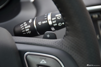 2016款揽胜极光2.0T自动倾橙限量版