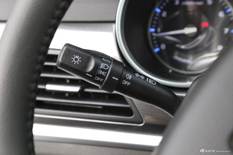 2017款吉利帝豪1.5L自动三厢百万款向上版