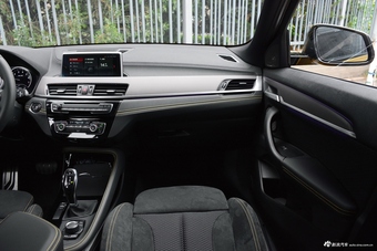 2018款宝马X2 2.0T sDrive 25i 豪华型M越野套装