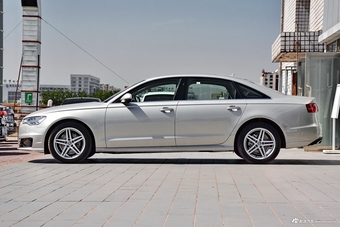 2018款奥迪A6L 2.5L自动30周年年型 30 FSI 风尚型