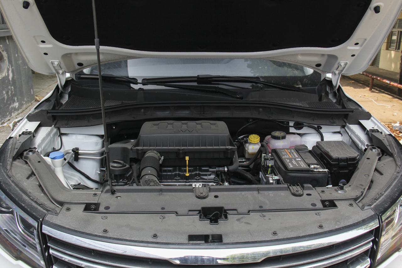 2018款荣威RX3 1.6L手动精英版