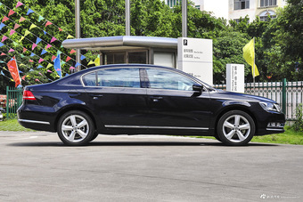 2016款迈腾1.8T自动TSI智享豪华型 幻影黑