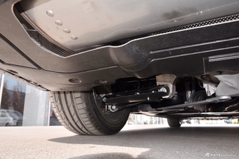 2018款宝马7系740Li 3.0T自动尊享型M运动套装xDrive黑焰版