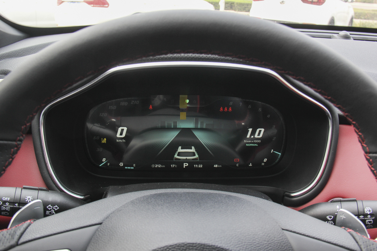 2018款名爵HS 2.0T自动四驱30T Trophy荷尔蒙超燃版