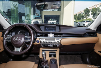 2015款雷克萨斯ES 2.5L自动300h舒适版图片