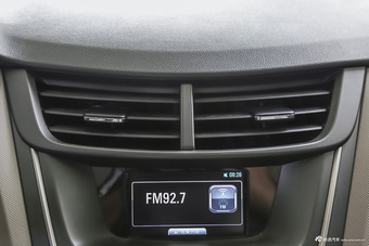 2015款赛欧3 1.5L手动理想版（天窗）