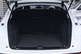 2017款奥迪Q5 2.0T自动40TFSI舒适型 