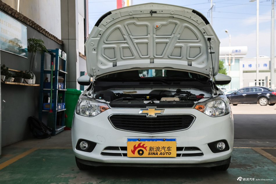 2015款赛欧3 1.5L手动理想版（天窗）