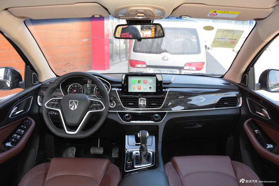 2017款宝骏560 1.5T DCT旗舰型7座