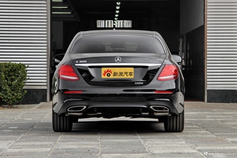 2017款奔驰E级2.0T自动 300运动型