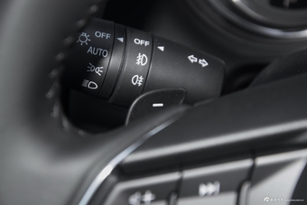 2018款阿特兹2.5L自动蓝天运动版