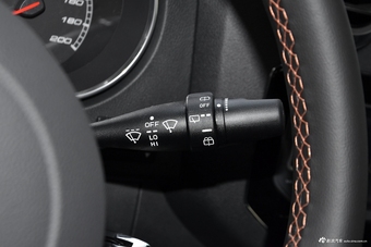 2016款北京BJ40 2.0T手动两驱尊贵版