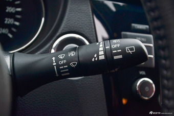 2017款奇骏2.5L自动CVT至尊版 4WD