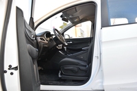 2019款宝骏730 1.5T自动DCT时尚型7座