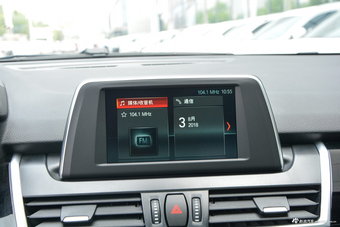 2018款宝马2系旅行车218i 1.5T自动尊享型运动套装
