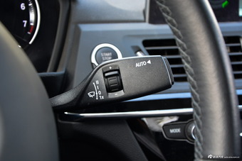 2018款宝马1系118i自动时尚型