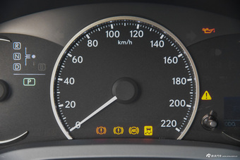 2014款雷克萨斯CT 1.8L自动200h F-Sport双色