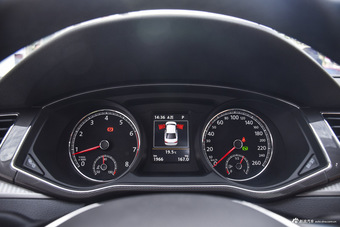 2016款帕萨特1.8T自动尊荣版330TSI
