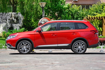 2018款欧蓝德2.0L自动两驱荣耀版