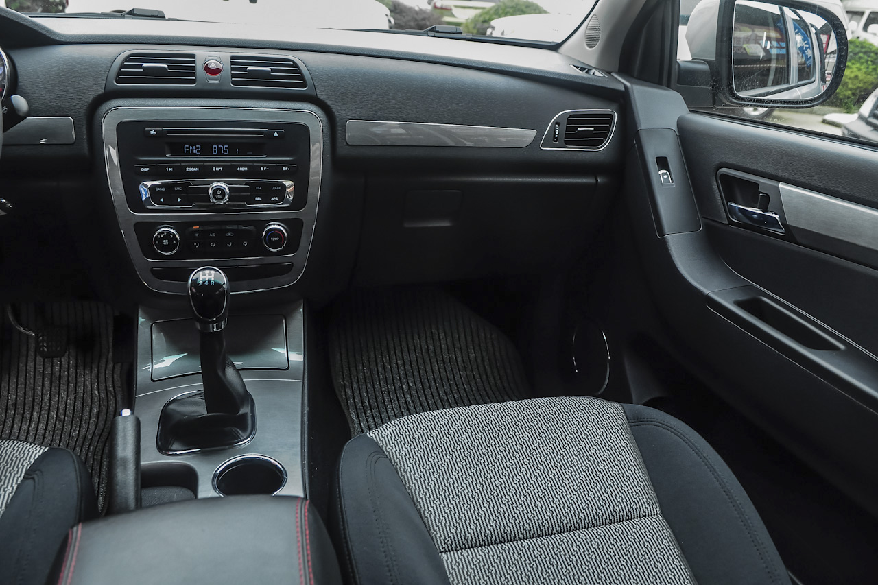 2015款帅铃T6 2.8T手动柴油进取型长轴HFC4DA1-2C