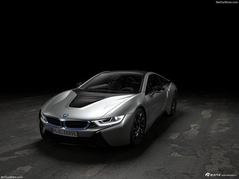 更轻更快更持久 全新宝马i8亮相