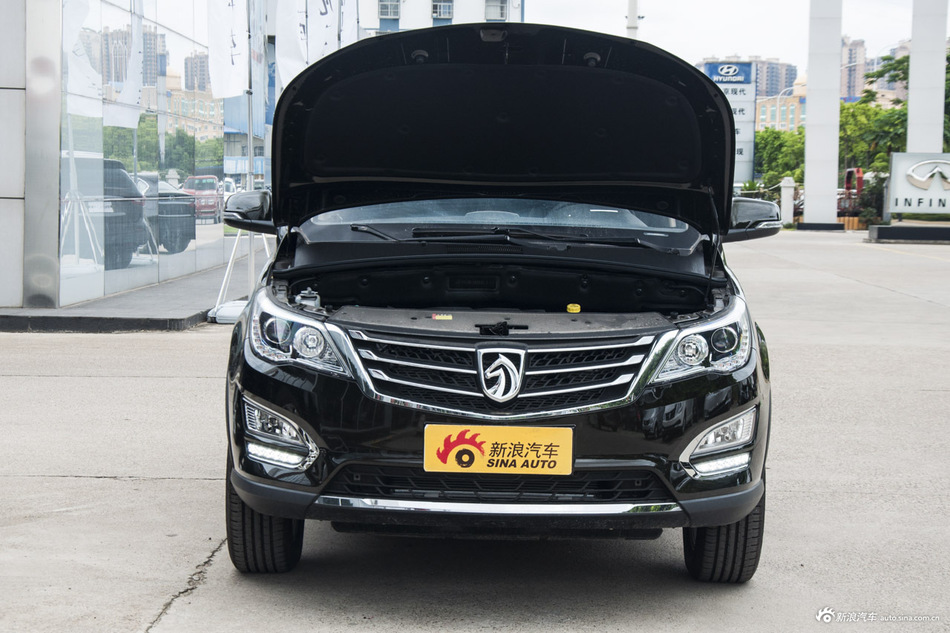 2015款 宝骏560 1.8L手动精英型