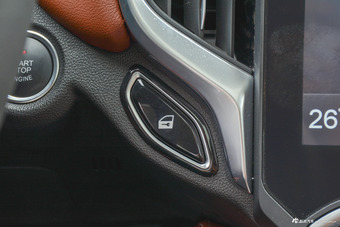 2018款中华V6 1.5T自动尊贵型