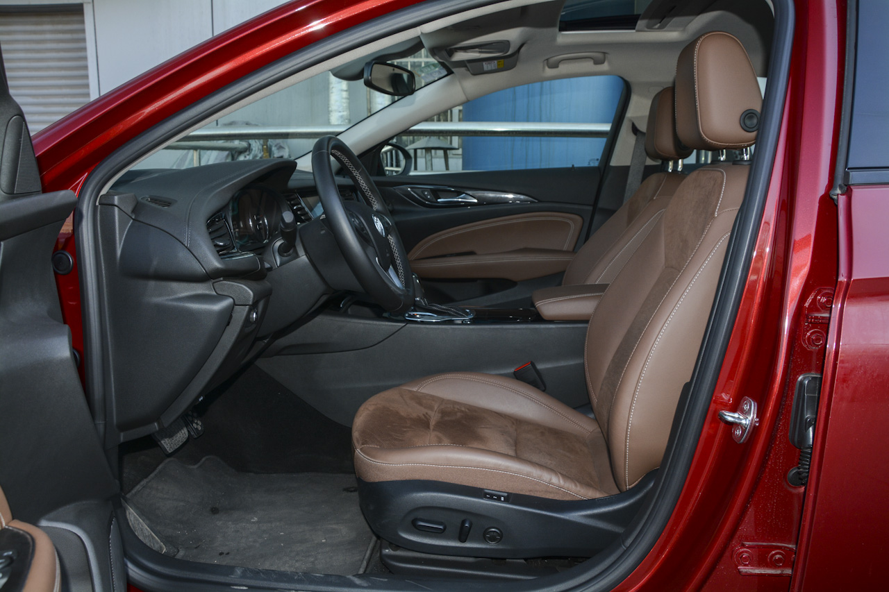 2017款君威2.0T自动尊贵型28T