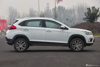 2017款瑞虎3X 1.5L手动时尚版