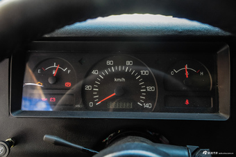 2016款BJ 212 2.0L手动方门四驱豪华型 国IV